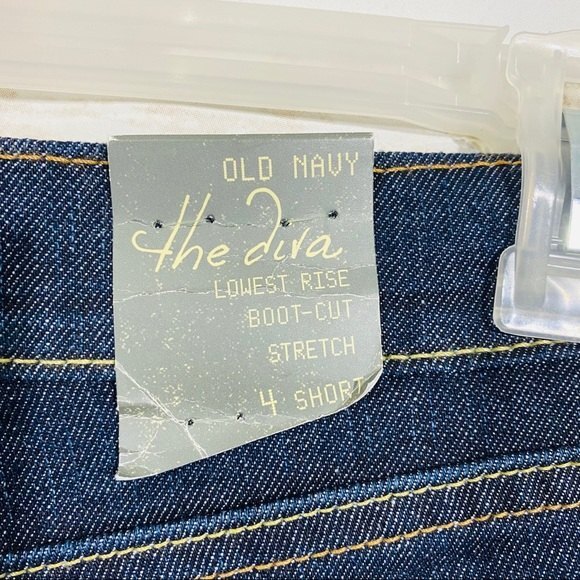 Old navy the diva women's lowest rise boot cut short jeans size 4 short - Picture 4 of 6